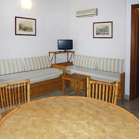 In Nisporto With Private Sea Access アパート