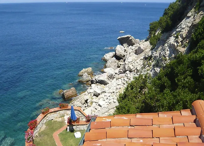 In Nisporto With Private Sea Access Апартаменты